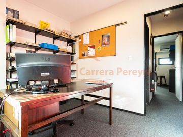 VENTA DEPARTAMENTO U OFICINA 4 AMBIENTES CON  COCHERA Y SEGURIDAD MITRE 1221