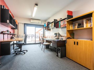 VENTA DEPARTAMENTO U OFICINA 4 AMBIENTES CON  COCHERA Y SEGURIDAD MITRE 1221
