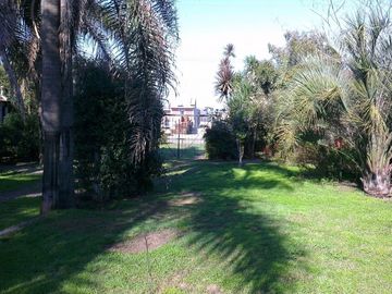 Casa en venta - 2 Dormitorios 2 Baños - Cochera - 1.627Mts2 - Del Viso