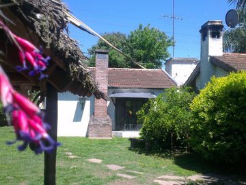 Casa en venta - 2 Dormitorios 2 Baños - Cochera - 1.627Mts2 - Del Viso