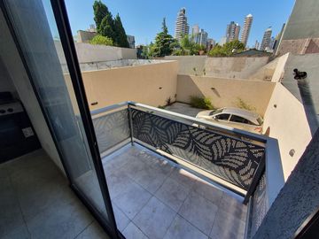 Departamento monoambiente en primer piso en Lomas de Zamora