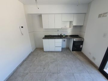 Departamento monoambiente en primer piso en Lomas de Zamora