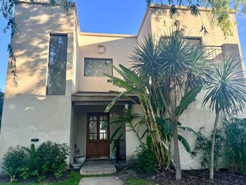 CASA EN VENTA A LA LAGUNA BARRIO SAN BENITO