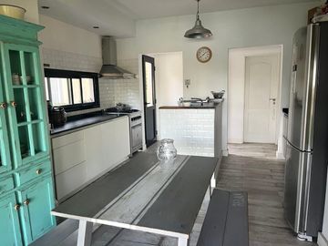 CASA EN VENTA A LA LAGUNA BARRIO SAN BENITO