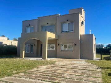 Venta Casa 5 ambientes en Santa Juana en Canning