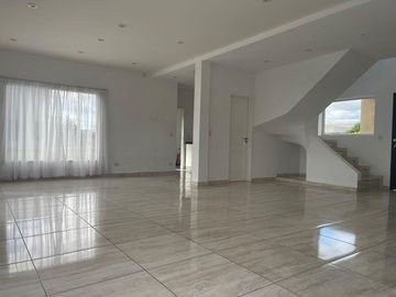 Venta Casa 5 ambientes en Santa Juana en Canning