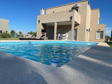 Venta Casa 5 ambientes en Santa Juana en Canning