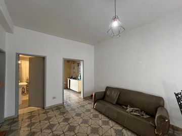 Casa de tres ambientes en Venta en Bernal