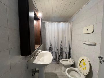Casa de tres ambientes en Venta en Bernal
