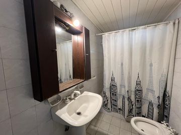 Casa de tres ambientes en Venta en Bernal