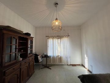 Casa de tres ambientes en Venta en Bernal