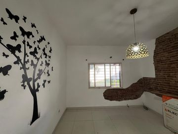 Casa de tres ambientes en Venta en Bernal