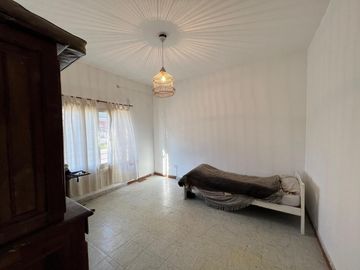 Casa de tres ambientes en Venta en Bernal
