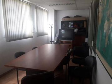 Depósito en venta - Oficinas - 5 Baños - 1.900Mts2 - Avellaneda