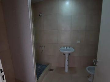 PH en venta - 2 Dormitorios 1 Baño - Cochera - 150mts2 - Luján