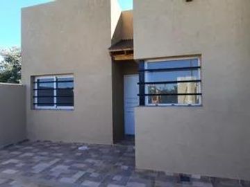 PH en venta - 2 Dormitorios 1 Baño - Cochera - 150mts2 - Luján