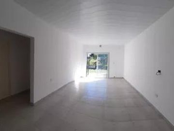 PH en venta - 2 Dormitorios 1 Baño - Cochera - 150mts2 - Luján
