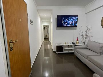 Departamento en  venta de 3 ambientes con balcón y espacio guardacoche- Wilde