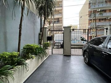 Departamento en  venta de 3 ambientes con balcón y espacio guardacoche- Wilde