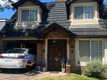 Casa en Venta en Country Banco Provincia Francisco Alvarez