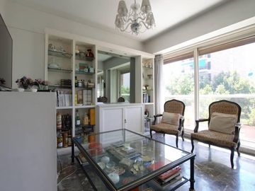 Dept. 6 ambientes 168 m2  - 2 bauleras -  Barracas. VENTA