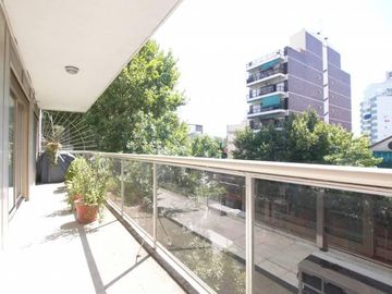 Dept. 6 ambientes 168 m2  - 2 bauleras -  Barracas. VENTA