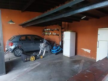 Casa de estilo en Temperley Este.