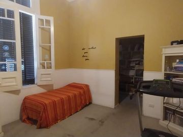 Casa de estilo en Temperley Este.