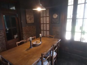 Casa de estilo en Temperley Este.