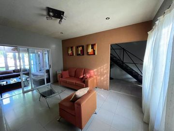 Casa en venta - 3 Dormitorios 2 Baños - Cocheras - 180Mts2 - Monte Grande