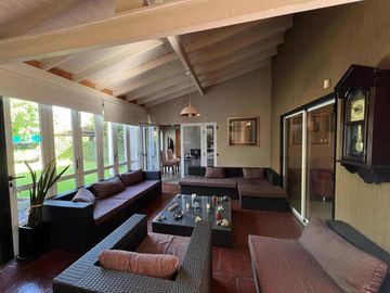 Casa en venta - 3 Dormitorios 2 Baños - Cocheras - 180Mts2 - Monte Grande