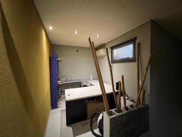 Casa en venta - 3 Dormitorios 2 Baños - Cocheras - 180Mts2 - Monte Grande