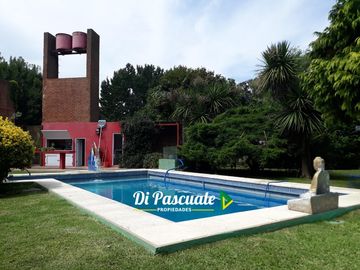 Venta Chalet en 2 Plantas con Excelente Ubicación - Moreno Norte
