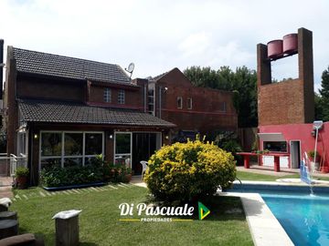 Venta Chalet en 2 Plantas con Excelente Ubicación - Moreno Norte