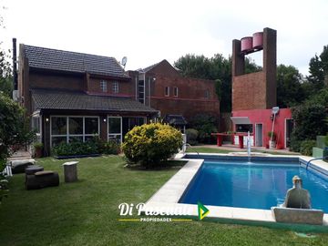 Venta Chalet en 2 Plantas con Excelente Ubicación - Moreno Norte