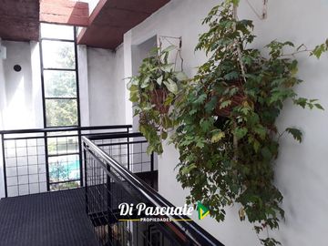 Venta Chalet en 2 Plantas con Excelente Ubicación - Moreno Norte