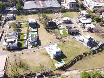 Lote en VENTA en Barrio Cerrado en Las Lomas de San Isidro