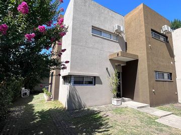 Casa en venta en Calle 23 e/ 473bis y 474, City Bell