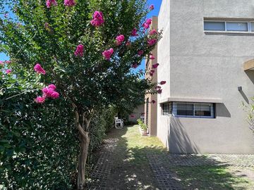 Casa en venta en Calle 23 e/ 473bis y 474, City Bell