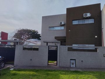 Casa en venta en Calle 23 e/ 473bis y 474, City Bell