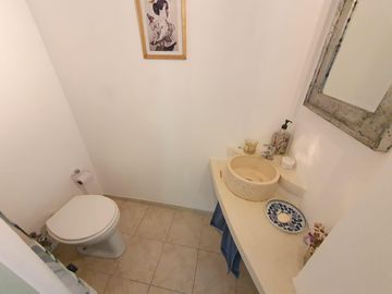 3 unidades ( 1 monoambiente, 1 dos ambientes y 1 tres ambientes )o un PH todo junto