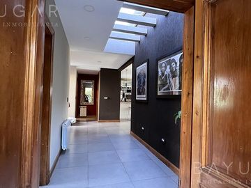 Exclusiva Casa en Barrio Sausalito, Pilar – Luminosa y con Amplias Comodidades