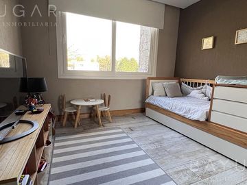 Exclusiva Casa en Barrio Sausalito, Pilar – Luminosa y con Amplias Comodidades