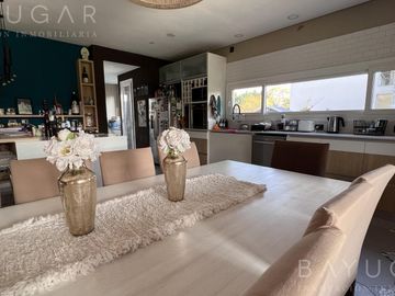 Exclusiva Casa en Barrio Sausalito, Pilar – Luminosa y con Amplias Comodidades