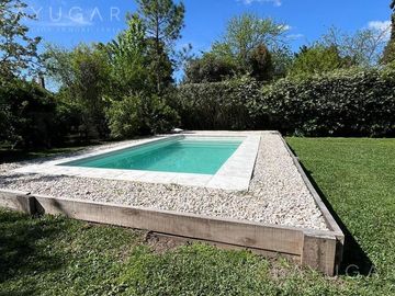 Exclusiva Casa en Barrio Sausalito, Pilar – Luminosa y con Amplias Comodidades