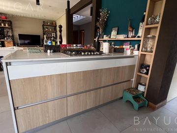 Exclusiva Casa en Barrio Sausalito, Pilar – Luminosa y con Amplias Comodidades