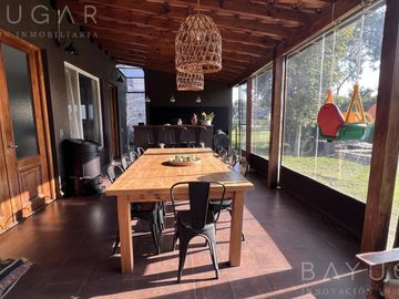 Exclusiva Casa en Barrio Sausalito, Pilar – Luminosa y con Amplias Comodidades