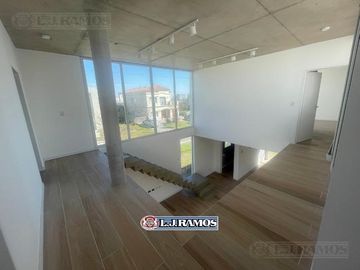 Casa en Puertos del Lago