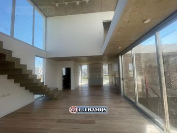 Casa en Puertos del Lago