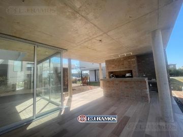 Casa en Puertos del Lago